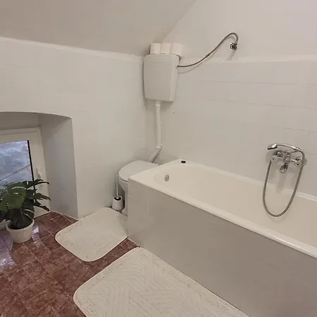 Duplex In The Center Of Jelsa, Hvar * Jelsa (Hvar)